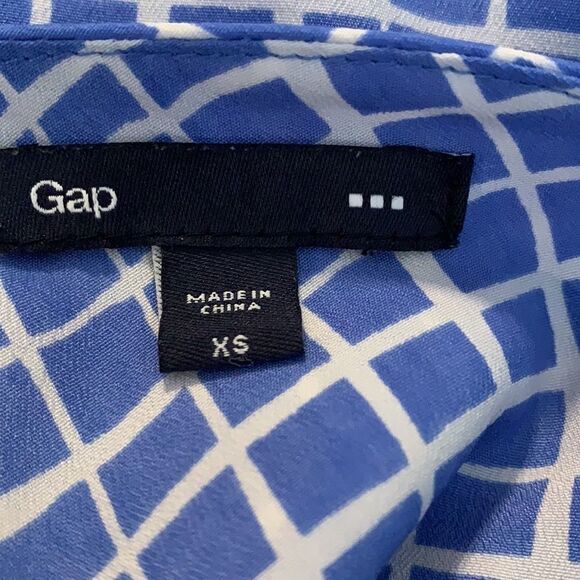 𝅺gap peplum top Sleeveless unique back design blue checked silky material - Picture 5 of 7